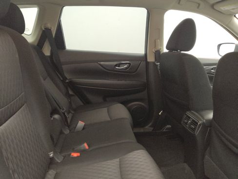 Used 2020 Nissan Rogue SV FWD image 19