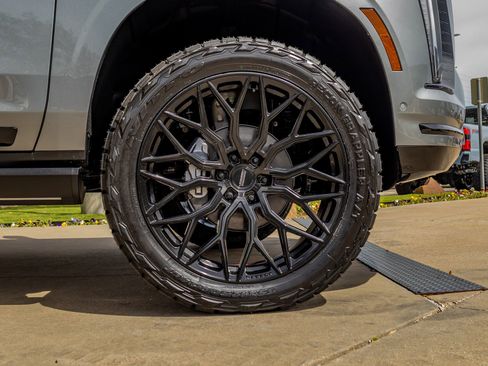 Used 2026 Cadillac Escalade Platinum Sport w/ LPO, ONYX Package image 12