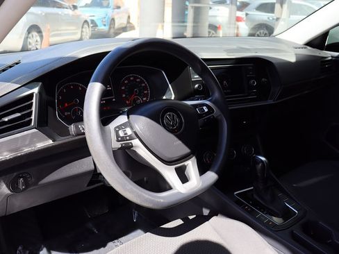 Used 2019 Volkswagen Jetta SE FWD image 39