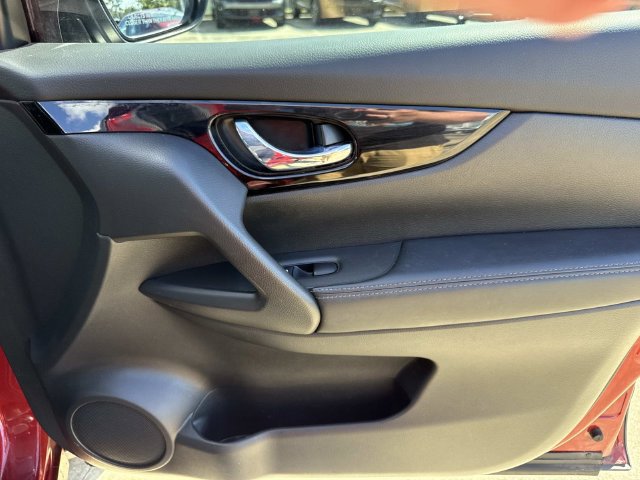 Used 2020 Nissan Rogue Sport SV w/ All-Weather Package FWD image 18