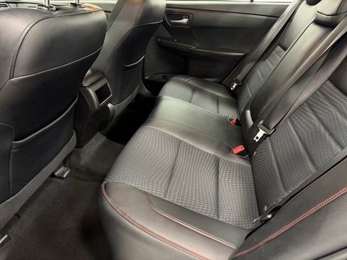 Used 2015 Toyota Camry SE image 21