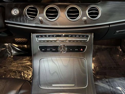 Used 2018 Mercedes-Benz E 300 4MATIC image 8