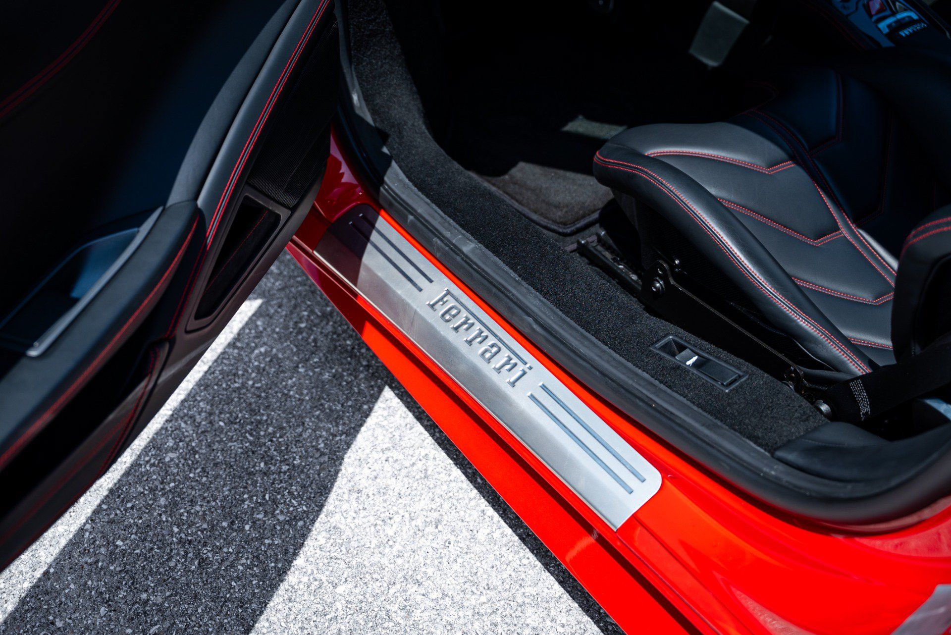 Used 2014 Ferrari 458 Italia Coupe RWD image 17