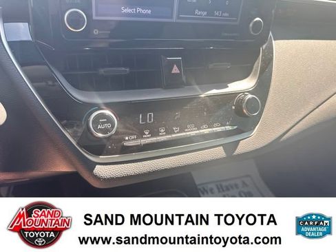 Used 2022 Toyota Corolla LE FWD image 22