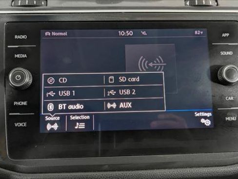 Used 2018 Volkswagen Tiguan SE w/ Panoramic Sunroof Package AWD/4WD image 31