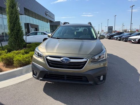 Used 2022 Subaru Outback Premium AWD/4WD image 2