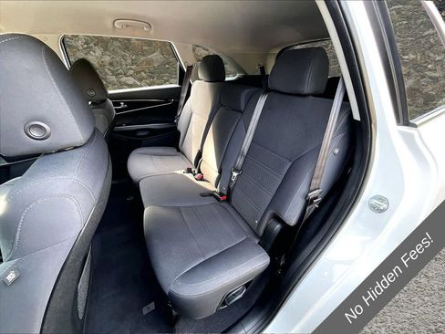 Used 2019 Kia Sorento AWD image 22