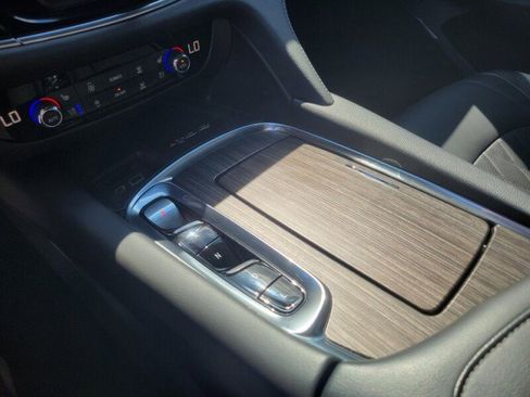 Used 2024 Buick Enclave Avenir w/ Avenir Technology Package image 25