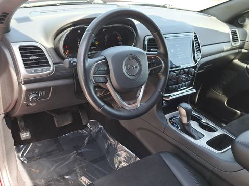 Used 2021 Jeep Grand Cherokee Laredo X AWD/4WD image 16