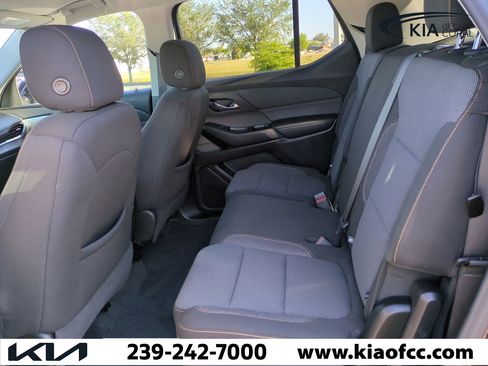 Used 2021 Chevrolet Traverse LT image 14