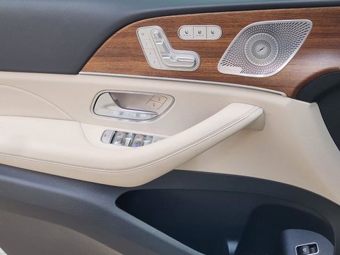 Certified 2025 Mercedes-Benz GLS 450 4MATIC image 16