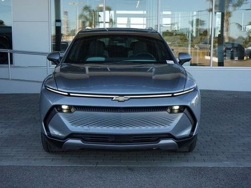 New 2025 Chevrolet Equinox EV LT image 3