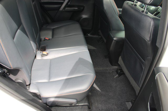 Used 2017 Toyota RAV4 SE FWD image 17