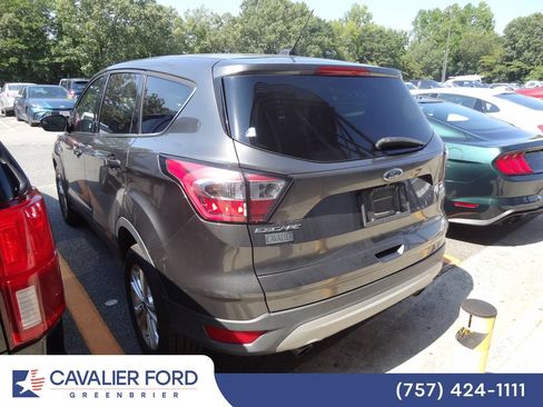 Used 2017 Ford Escape SE FWD image 5