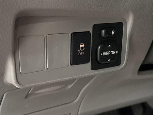 Used 2010 Toyota Corolla S image 30