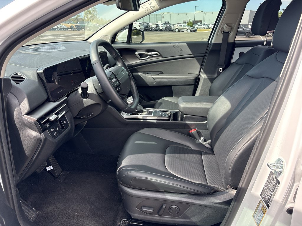 Certified 2026 Kia Sportage EX FWD image 10