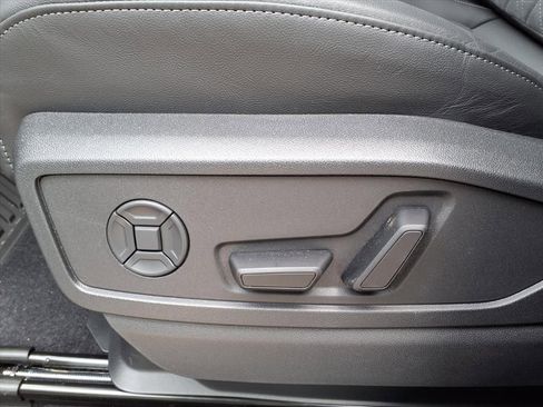 New 2025 Audi SQ5 Premium Plus image 10