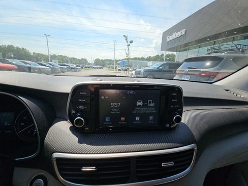 Used 2019 Hyundai Tucson Value FWD image 14