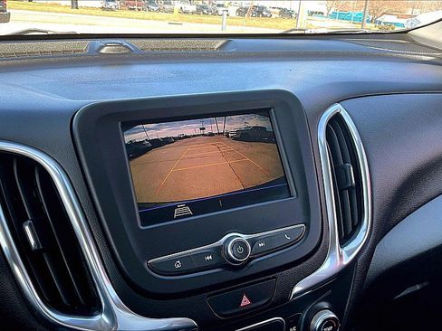 Used 2020 Chevrolet Equinox LT FWD image 14