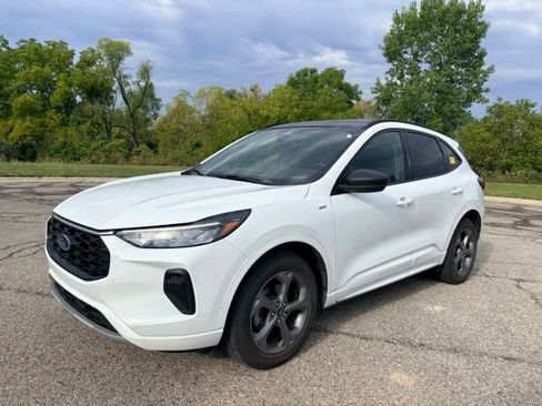 Used 2023 Ford Escape ST-Line w/ Tech Pack #1 AWD/4WD image 1