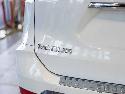 Used 2019 Nissan Rogue S image 15