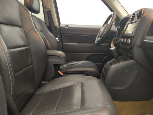 Used 2016 Jeep Patriot High Altitude FWD image 21