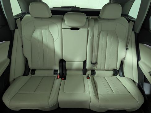 Used 2025 Audi Q5 Premium Plus w/ Premium Plus image 13