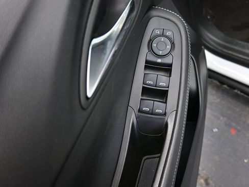 Used 2025 Buick Encore GX Preferred AWD/4WD image 13
