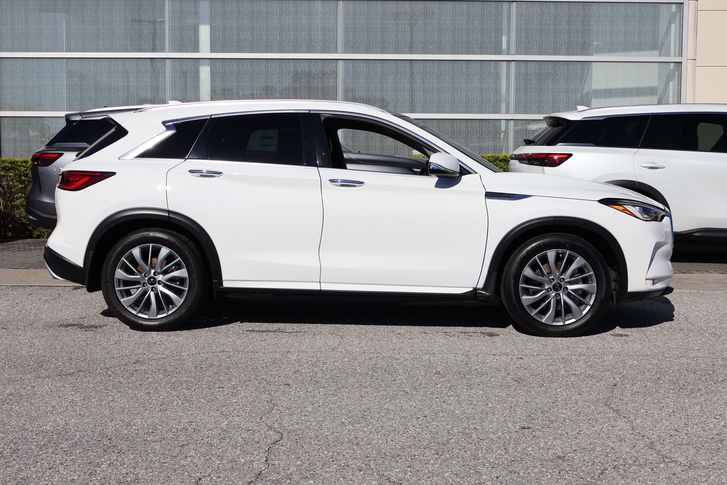 Certified 2023 INFINITI QX50 Luxe FWD image 11