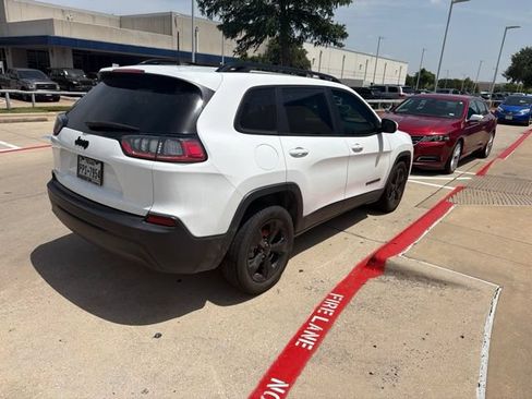 Used 2021 Jeep Cherokee Latitude Plus FWD image 6