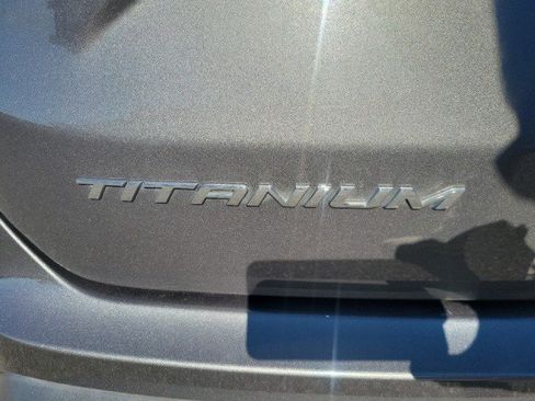 Used 2021 Ford Edge Titanium w/ Class II Trailer Tow Package AWD/4WD image 7