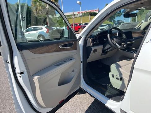 New 2026 Volkswagen Atlas SE image 4