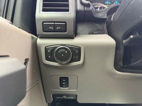 Used 2017 Ford F250 XLT w/ XLT Premium Package image 19