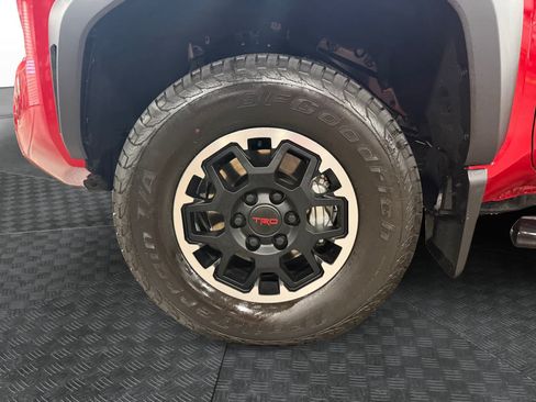 Used 2026 Toyota Tacoma TRD Off-Road AWD/4WD image 15