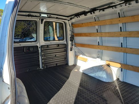 Used 2020 GMC Savana 2500 w/ Driver Convenience Package image 13