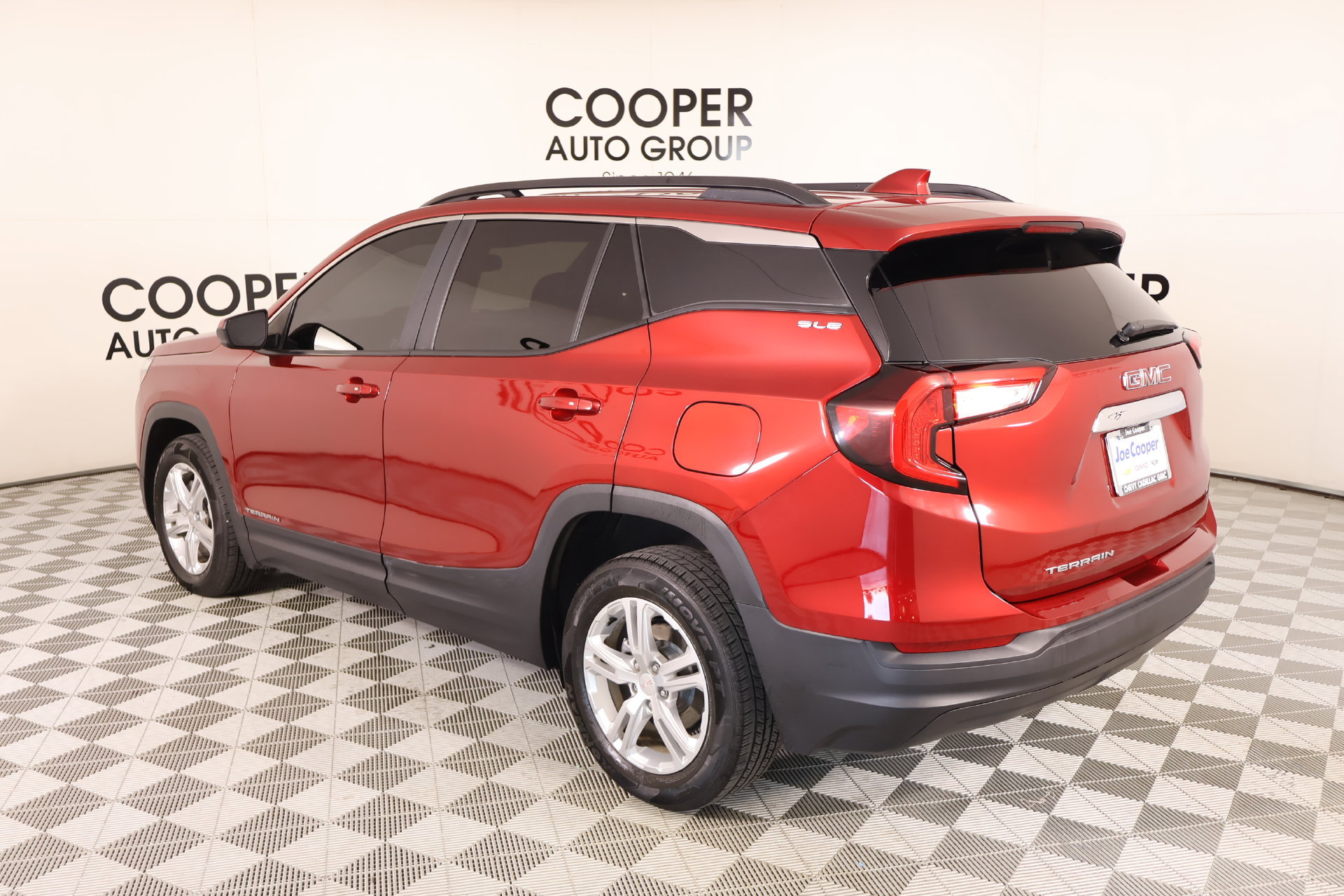 Used 2023 GMC Terrain SLE w/ Driver Convenience Package FWD image 22