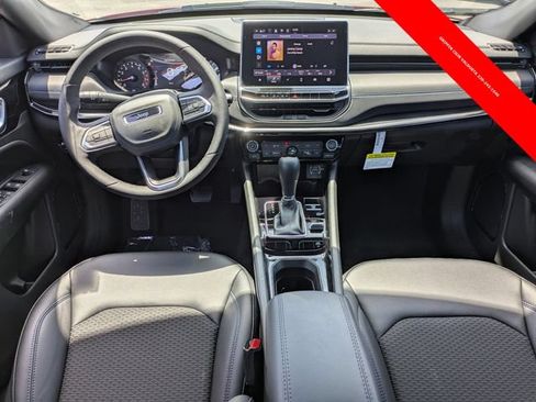 Used 2025 Jeep Compass Latitude w/ Convenience Group AWD/4WD image 16