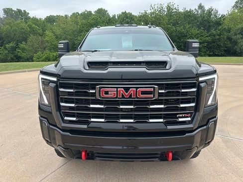 Used 2024 GMC Sierra 2500 AT4 w/ Max Trailering Package AWD/4WD image 8