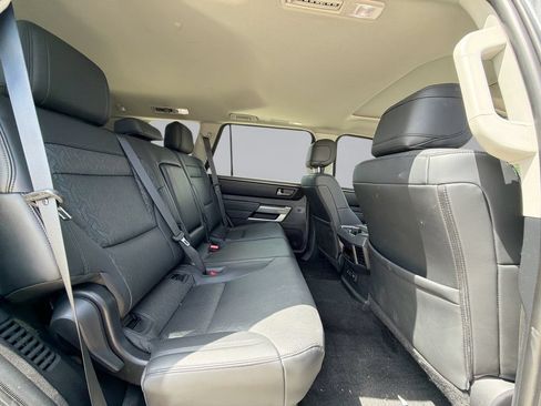 Used 2023 Toyota Sequoia SR5 w/ SR5 Premium Package AWD/4WD image 17