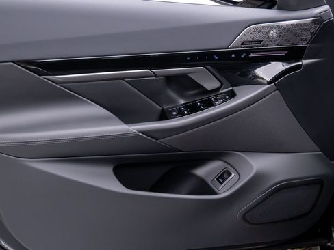 New 2026 BMW 530i xDrive 530i xDrive image 12