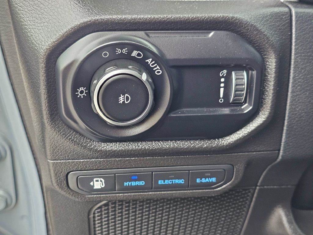 Used 2024 Jeep Wrangler Unlimited AWD/4WD image 31