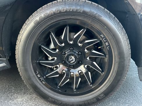 Used 2019 Ford Expedition XLT w/ Equipment Group 202A image 11