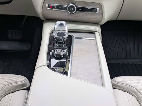 Certified 2024 Volvo XC90 T8 Ultimate w/ Protection Package Premier AWD/4WD image 24