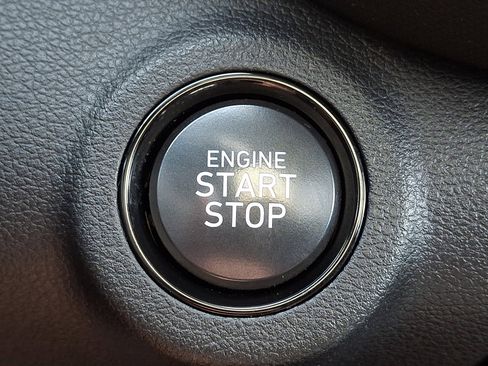 Certified 2025 Hyundai Venue SEL FWD image 23