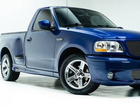 Used 2003 Ford F150 Lightning RWD image 3