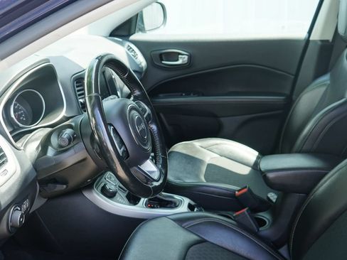 Used 2020 Jeep Compass Latitude w/ Cold Weather Group AWD/4WD image 12