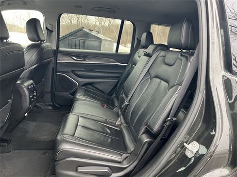 Used 2022 Jeep Grand Cherokee L Limited image 17