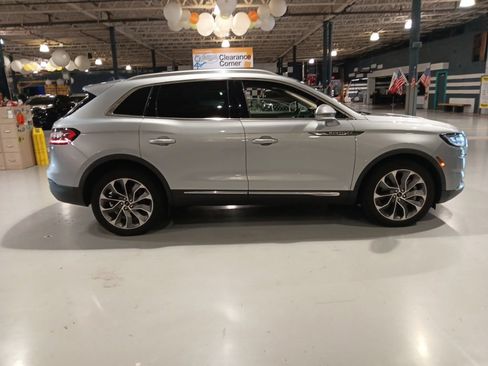 Used 2023 Lincoln Nautilus Reserve AWD/4WD image 12