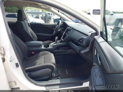 Used 2023 Subaru Outback Premium AWD/4WD image 4
