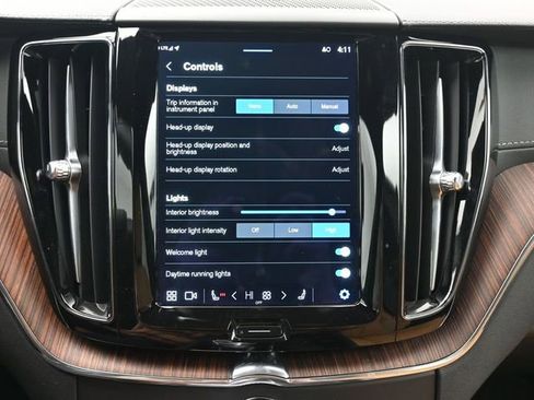 Used 2023 Volvo XC60 B5 Ultimate w/ Protection Package Premier image 20